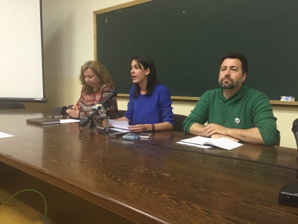 De izq a drch: Chus Alonso, Rita Maestre y Pedro del Cura en la presentación de la Red de Municipios por el Cambio.