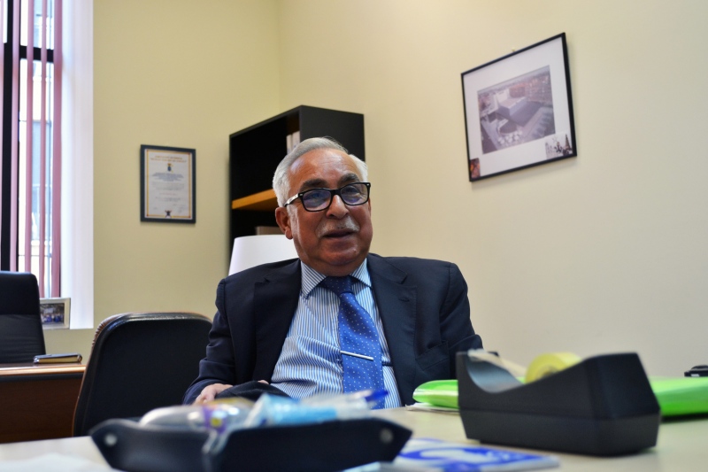 Julio López Madera en un momento de la entrevista.