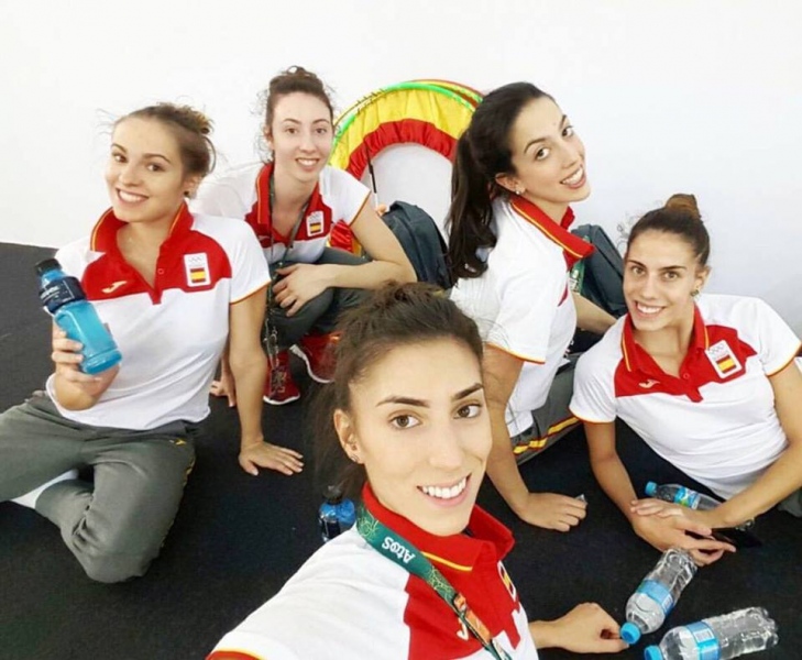 Equipo español de gimnasia rítmica. Fuente: Página oficial en Facebook de Sandra Aguilar.
