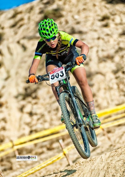 Carolina Arauz en el Open de España mtb XCO de Puerto Lumbreras.