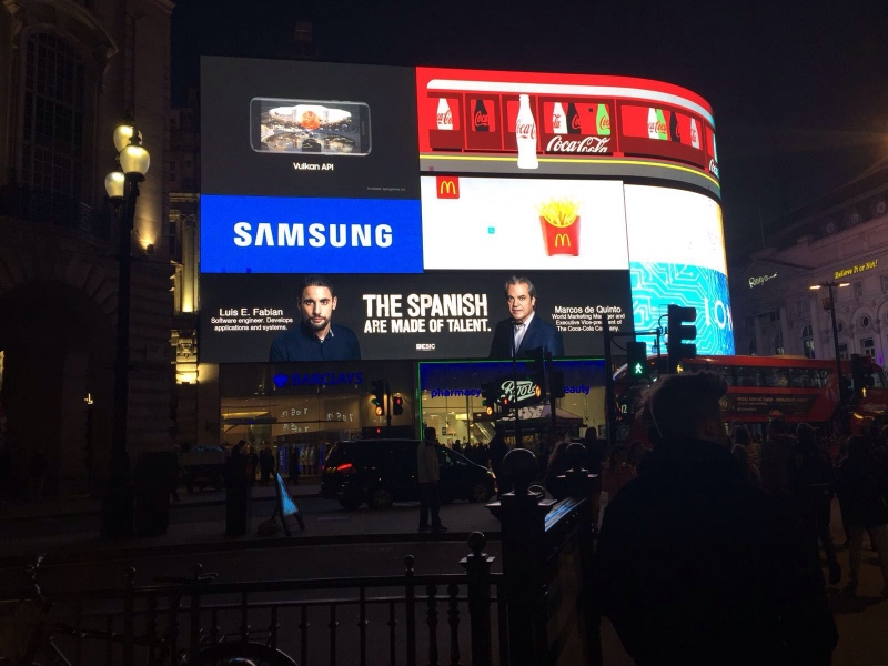 Luis Enrique Fabián en Picadilly Circus (Londres).