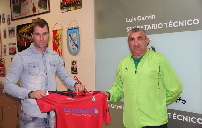 Aníbal Zurdo llega al Atlético de Pinto para reforzar la delantera.