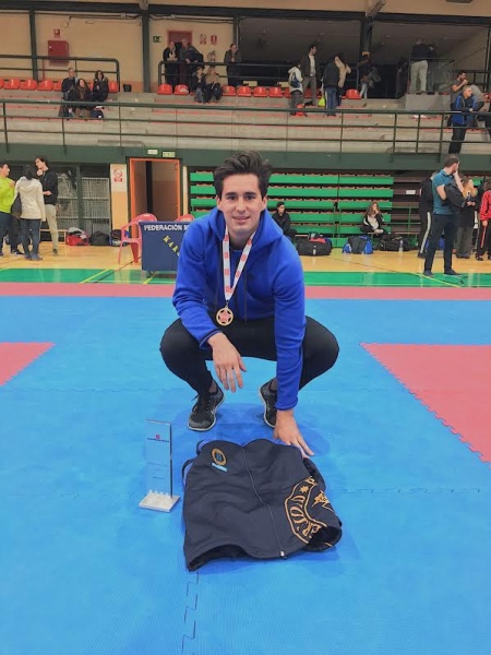 El pinteño David García, nuevo campeón de Madrid universitario de katas.