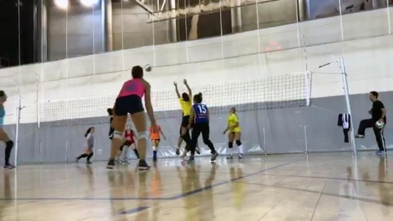 CDE Voleibol Colmenar 0 – 3 CV Pinto.