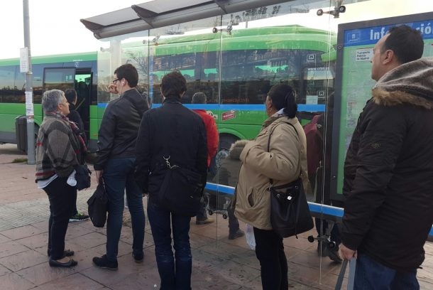 El Gobierno comienza a recoger las quejas de los usuarios que utilizan el transporte público.