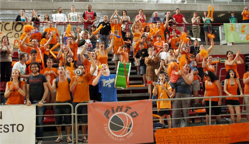 Afición del Pintobasket.