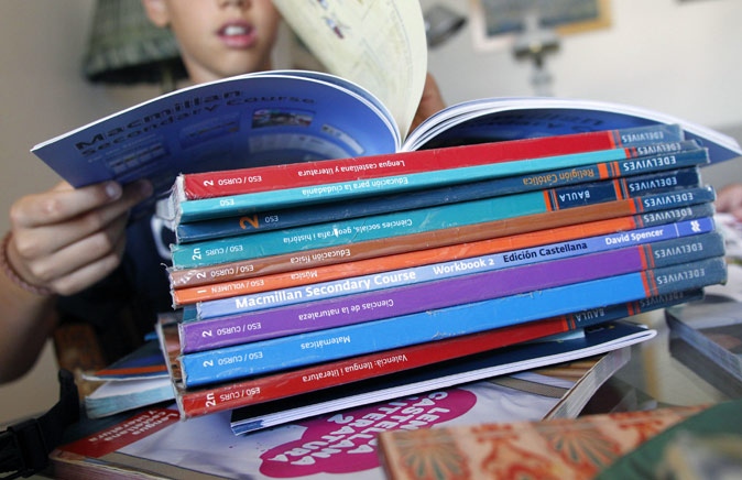 Crecen las becas de libros de texto y material escolar.