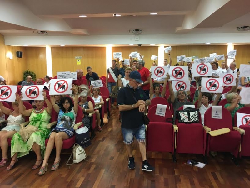 Taurinos y animalistas volvieron a citarse en Pleno.