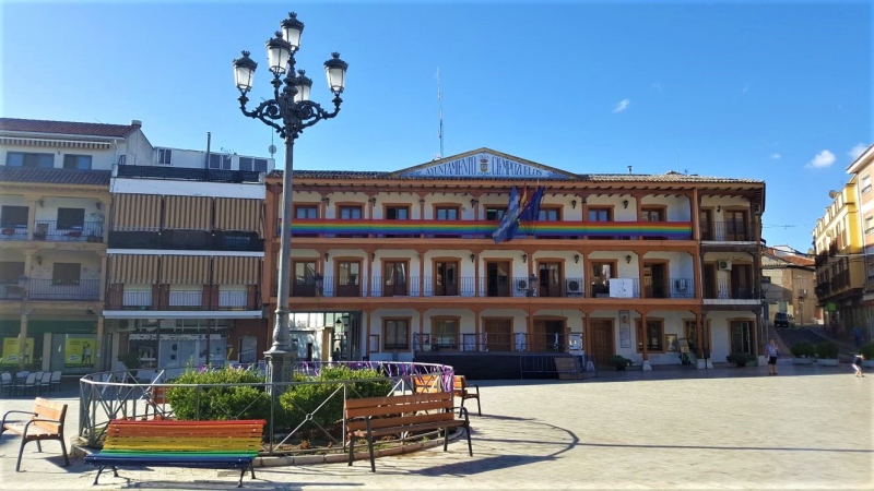 Ciempozuelos se engalana para celebrar el Día del orgullo LGTBI.