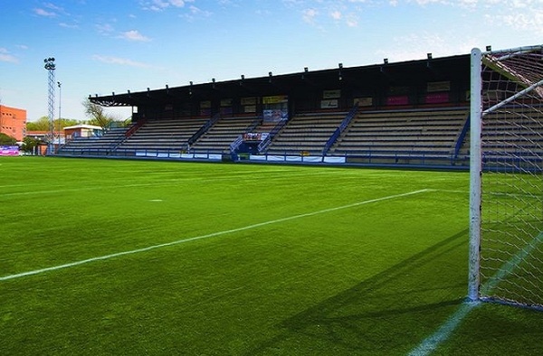 El Gobierno se compromete a llevar a cabo la remodelación del estadio Amelia del Castillo antes de final de año.