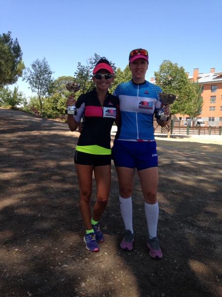Conchi Lillo (drch) y Noe Martín (izq), en la Carrera popular de Las Cristinas.