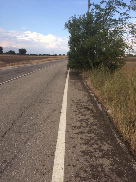 Carretera que conecta el municipio con el polígono industrial de La Sendilla.