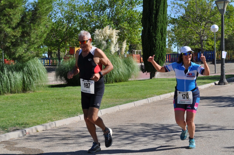 Antonio García y Mercedes Navarro durante el IV Triatlón de Pinto.