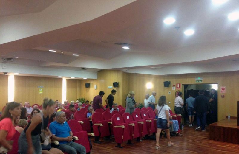 Vecinos abandonan el Pleno en medio de fuertes críticas a Ganemos Pinto | Imagen: PP de Pinto.