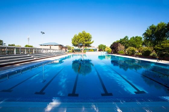 Ciudadanos propone reutilizar el agua de las piscinas municipales.