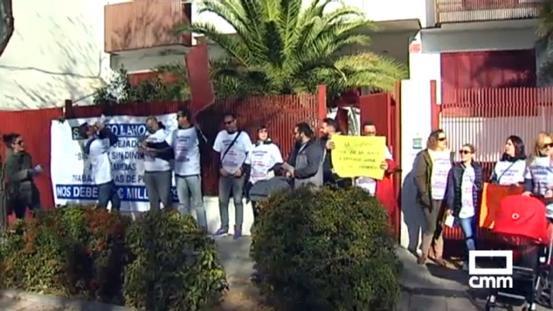 ‘Escrache’ a Santiago Lahoz. | Imagen: Castilla-La Mancha Media.