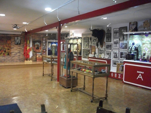 Museo taurino Villa de Pinto, puede visitarse en la sede del club (C/Alfaro, 18).