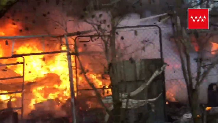 Incendio de ocho infraviviendas en Pinto.