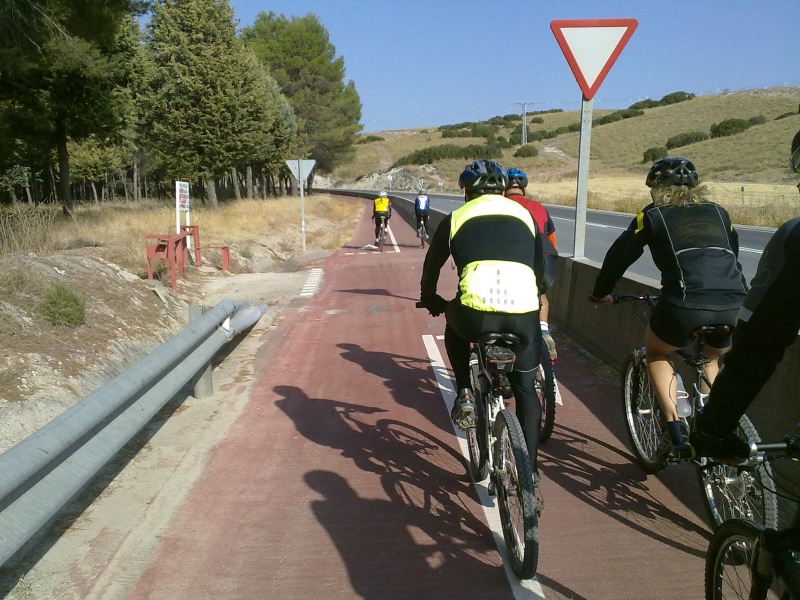 Ciclistas en San Martín de la Vega.