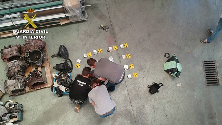 La Guardia Civil desmantela en Pinto un grupo especializado en el robo y despiece de vehículos.