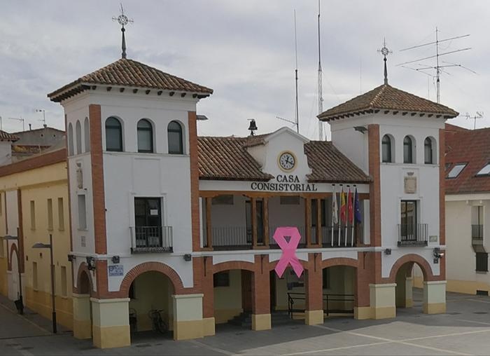 Homenaje del Ayuntamiento de Pinto por el Día Internacional contra el Cáncer de Mama.
