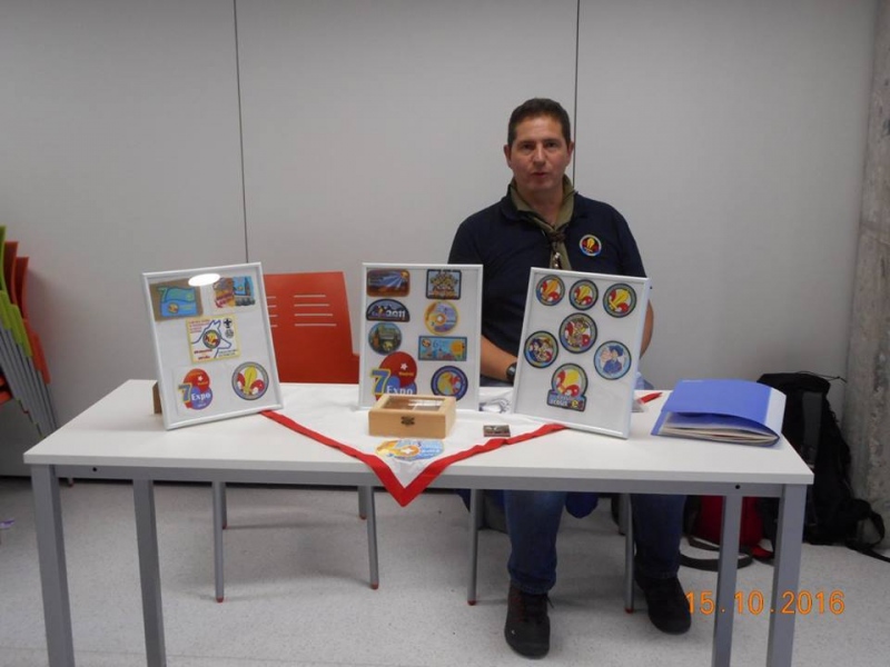 Intercambio de productos scouts.