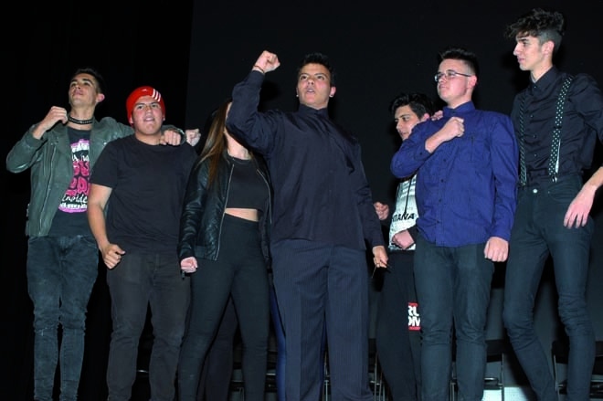 Representación teatral de alumnos del Colegio Calasanz.