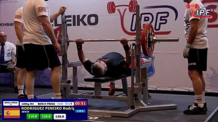 Miembro del Club Deshafio de Pinto en competición.