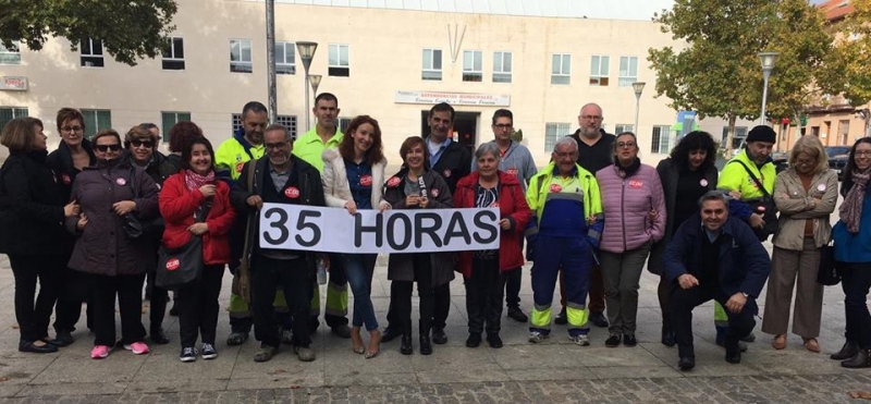 Concentración de los trabajadores del Ayuntamiento de San Martín de la Vega.