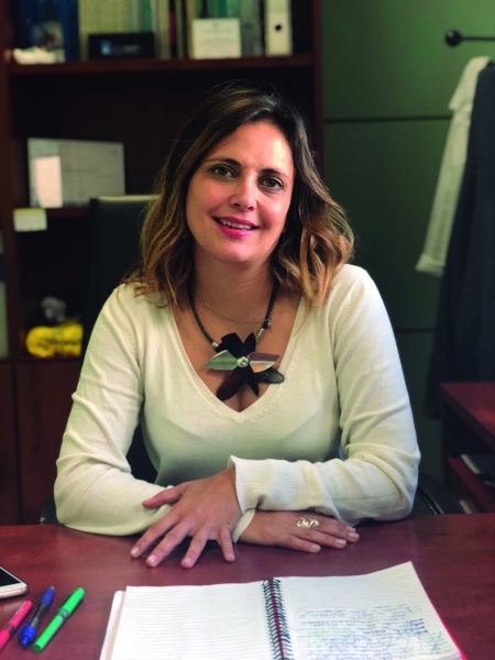 Coral González Barbera, vicedecana de la Facultad de Educación de la UCM, y directora de la tesis de Judit.