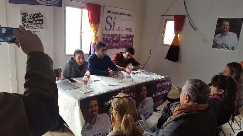 Javier Alejo (centro) en un acto conjunto con Irene Montero, diputada de Podemos, y Ramón Espinar, exsecretario general de la formación morada.