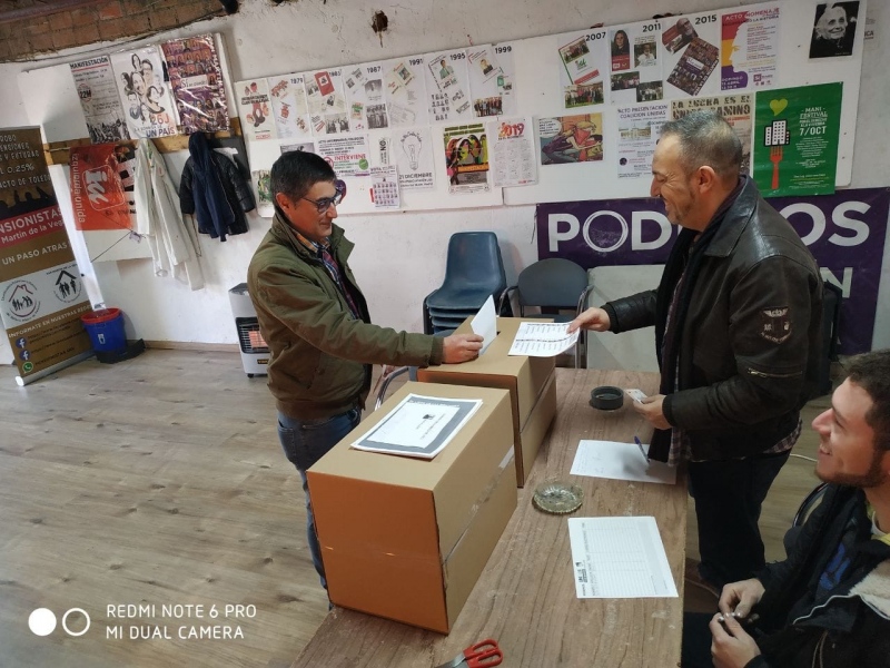 Javier Alejo votando en las primarias de Unidas.