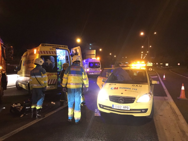 Imágenes de los servicios de emergencia en el lugar del accidente.