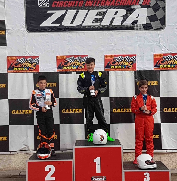 Guillermo Pernía, en lo alto del podio.